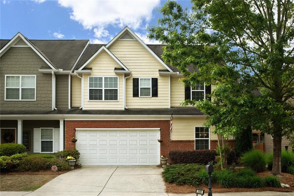 209 Madison Avenue, Acworth, GA 30102 — most recent listing photo