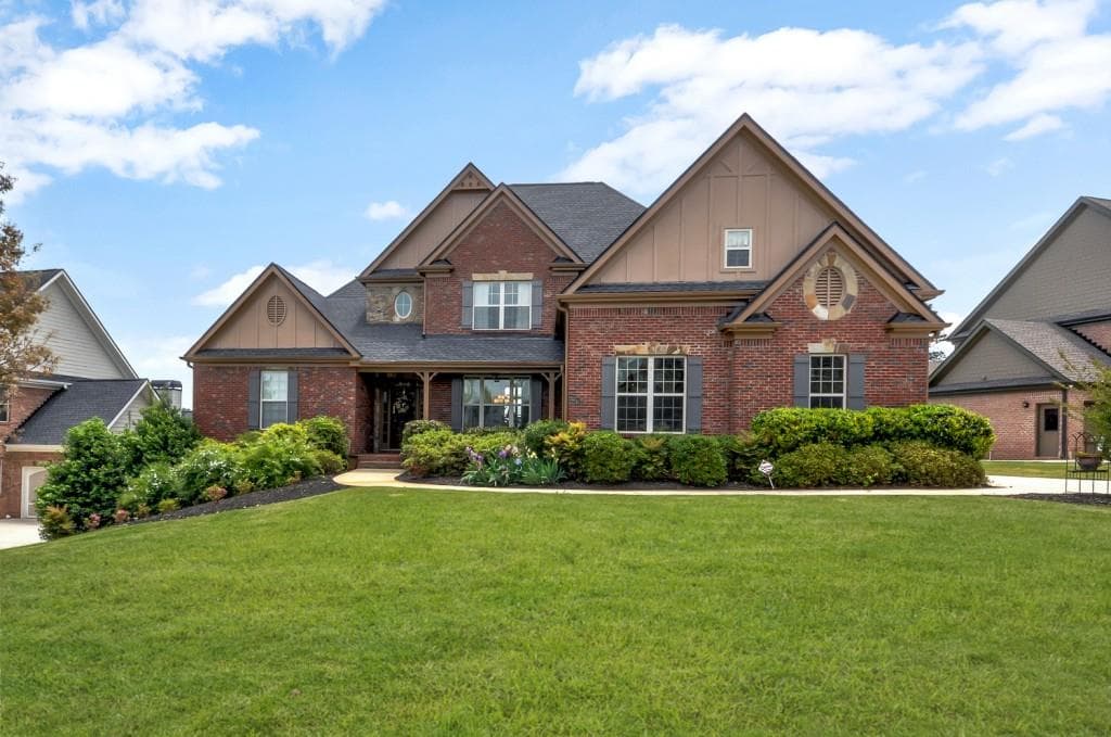 5 bedroom, 6,000 sq ft single family residence sold at 414 Delaperriere Loop, Jefferson, GA 30549