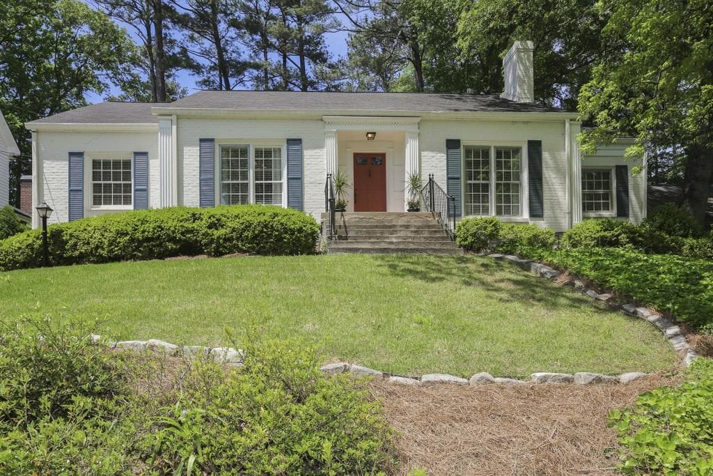 4 bedroom, 2,756 sq ft single family residence sold at 1320 Pasadena Avenue, Atlanta, GA 30306