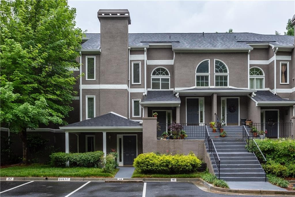 36 Brittany Way 36M, Atlanta, GA 30324 — most recent listing photo