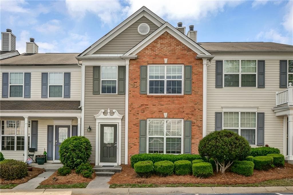 3 bedroom, 1,386 sq ft townhouse sold at 1060 Prestwyck Court, Alpharetta, GA 30004