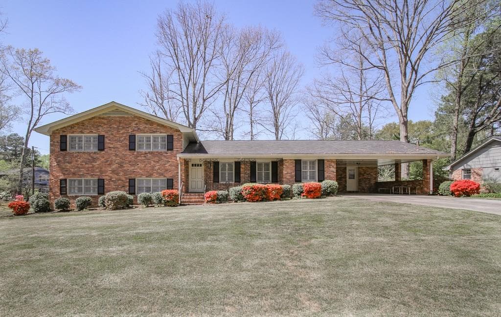 4 bedroom, 2,698 sq ft single family residence sold at 3004 Country Squire Lane, Decatur, GA 30033
