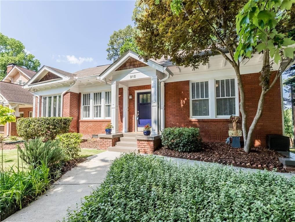 3 bedroom, 1,787 sq ft single family residence sold at 916 Rosedale Road, Atlanta, GA 30306