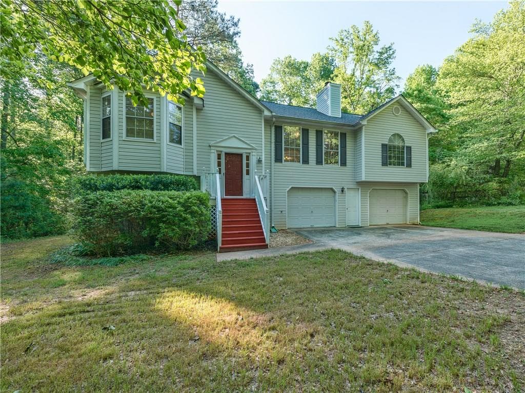 3 bedroom, 2,011 sq ft single family residence sold at 220 Paddington Place, Canton, GA 30115