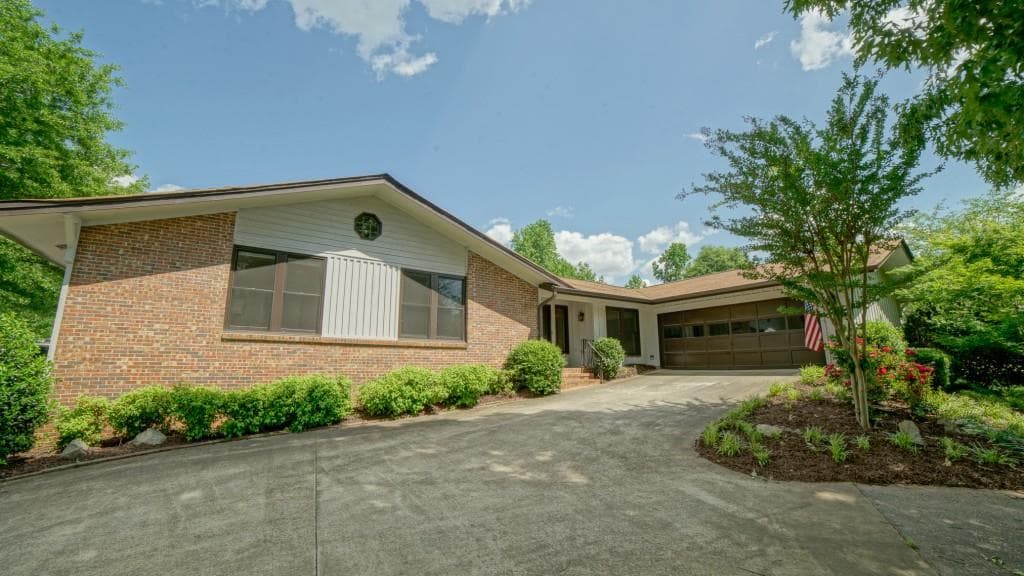 11595 Northgate Way, Roswell, GA 30075 — most recent listing photo