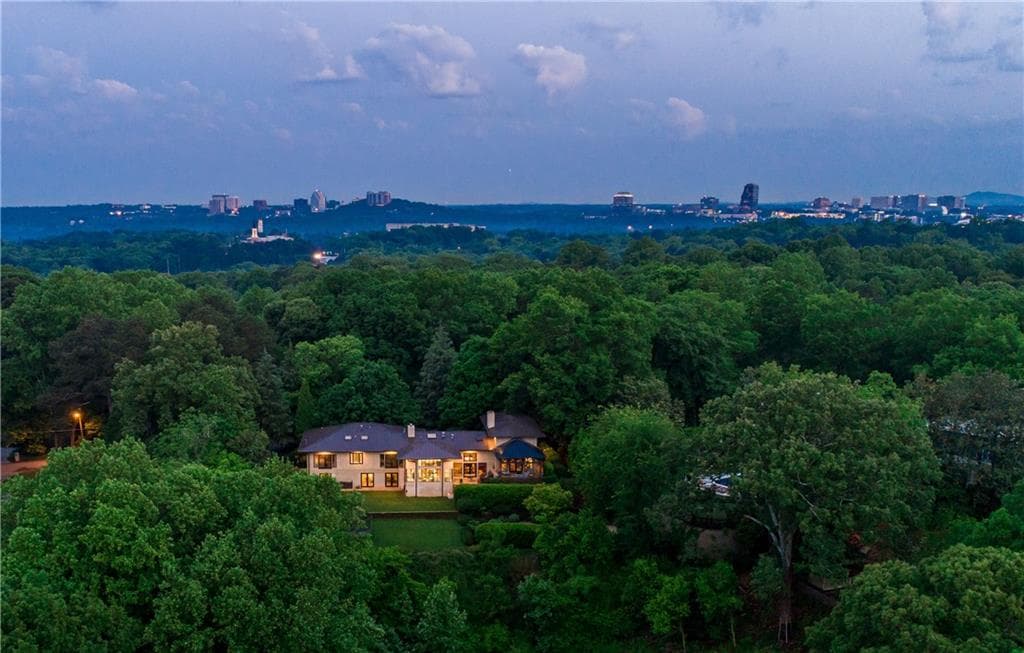 5 bedroom, 5,789 sq ft single family residence sold at 3897 Randall Ridge Road, Atlanta, GA 30327