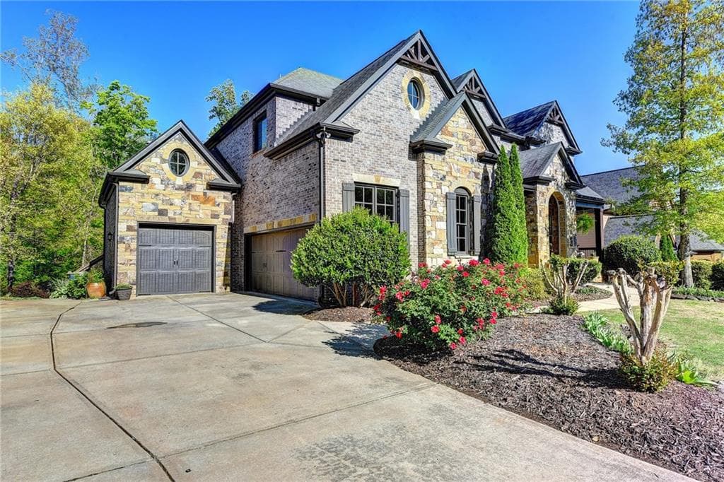 4350 Manor Creek Drive, Cumming, GA 30040 — most recent listing photo