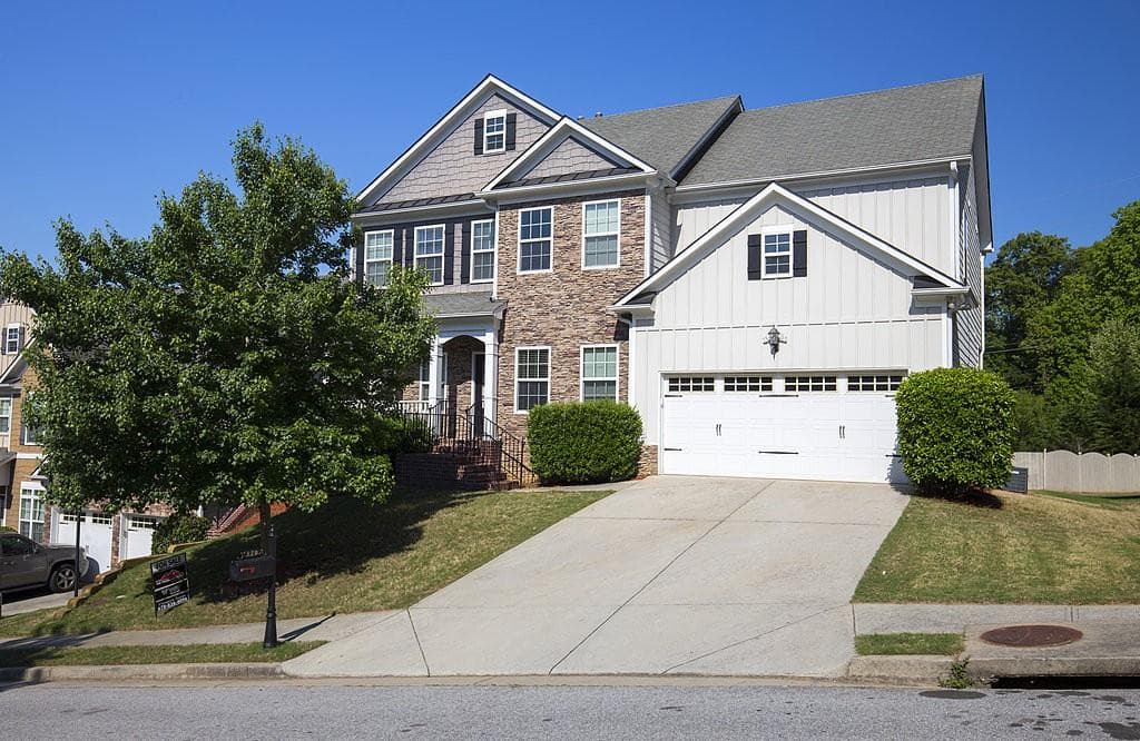 870 Sapphire Lane, Sugar Hill, GA 30518 — most recent listing photo