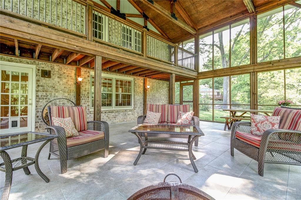 4 bedroom, 2,376 sq ft single family residence sold at 2313 Doreen Court, Atlanta, GA 30345