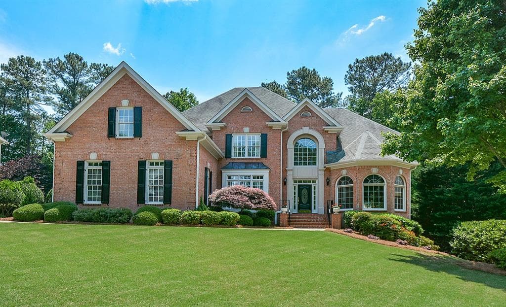 5 bedroom, 3,690 sq ft single family residence sold at 2030 Bent Creek Manor, Alpharetta, GA 30005