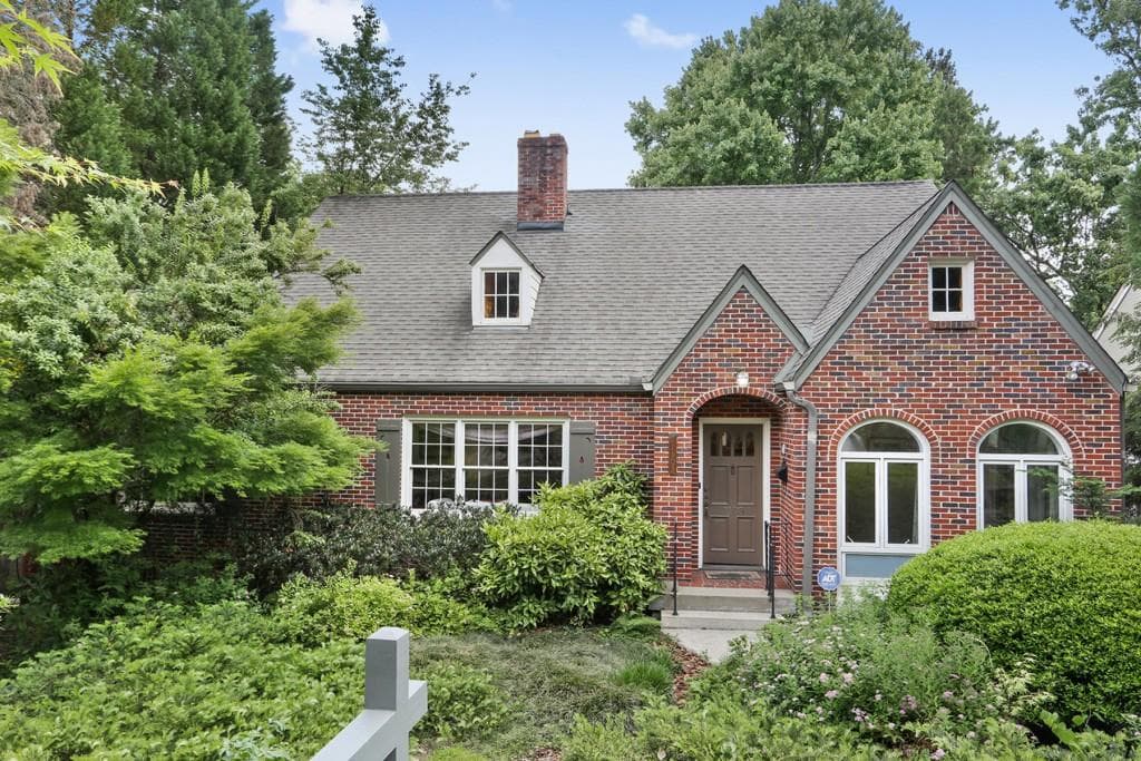 4 bedroom, 2,468 sq ft single family residence sold at 1103 Lanier Boulevard, Atlanta, GA 30306