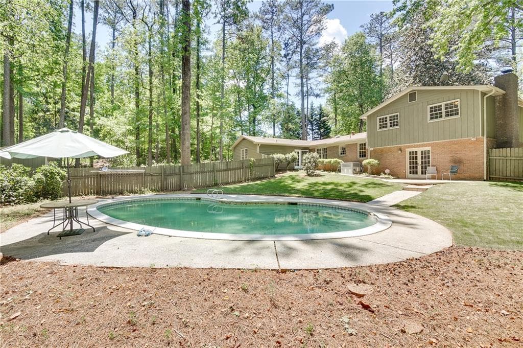 5 bedroom, 2,450 sq ft single family residence sold at 1620 Caribou Court, Marietta, GA 30066