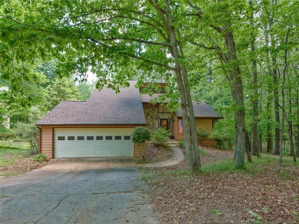 9375 Martin Road, Roswell, GA 30076 — most recent listing photo