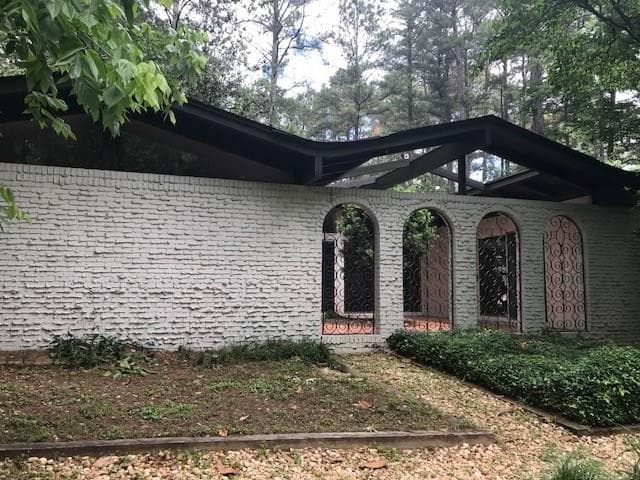 4 bedroom, 3,645 sq ft single family residence sold at 2042 Amberwood Way, Atlanta, GA 30345