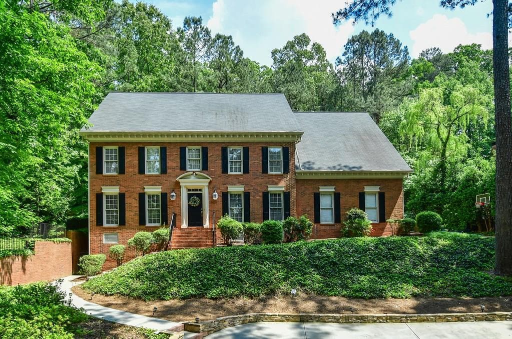 4 bedroom, 4,572 sq ft single family residence sold at 390 River Valley Road, Atlanta, GA 30328