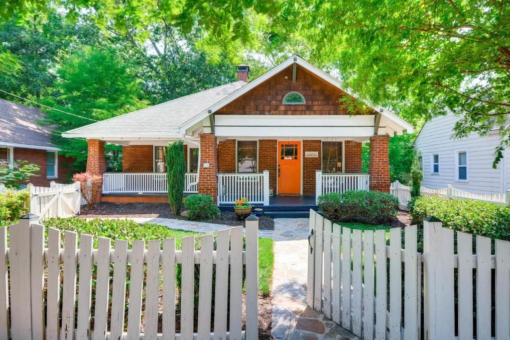 5 bedroom, 3,300 sq ft single family residence sold at 31 Branham Street, Atlanta, GA 30317