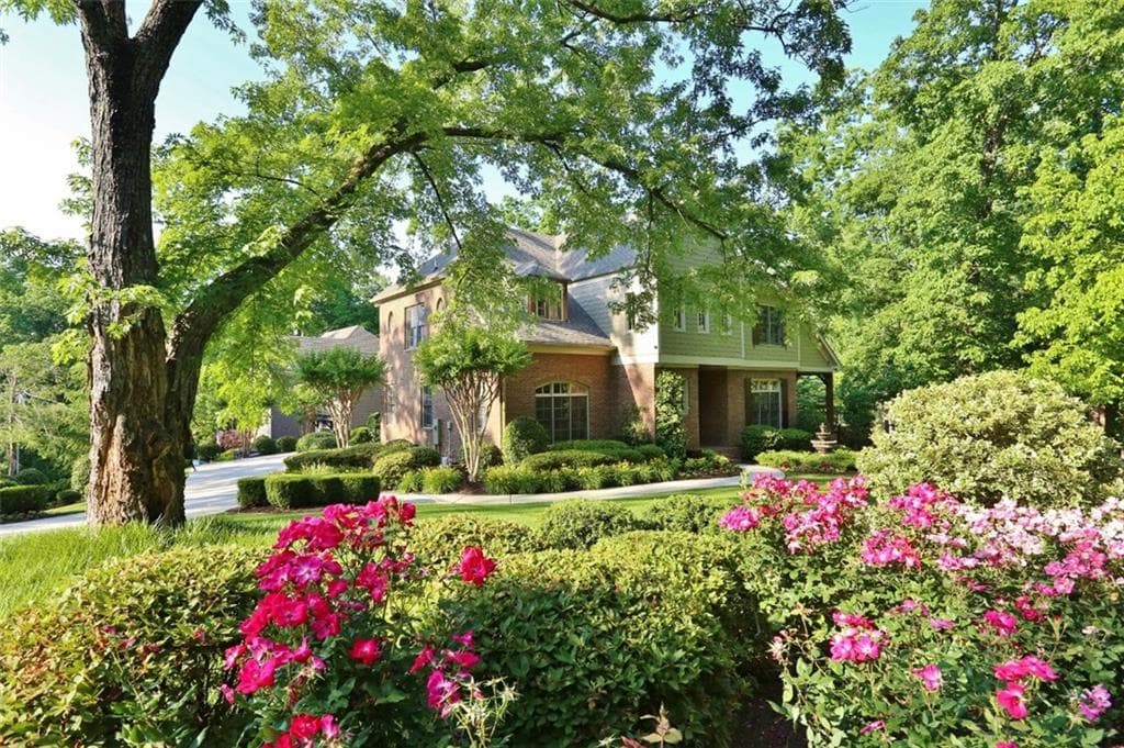 1945 Woodsdale Road, Brookhaven, GA 30324 — most recent listing photo