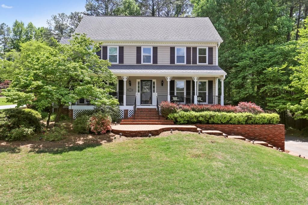 4 bedroom, 2,318 sq ft single family residence sold at 147 Lakeside Drive, Kennesaw, GA 30144