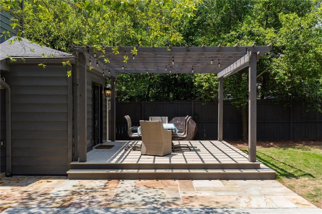 4 bedroom, 2,598 sq ft single family residence sold at 1294 Beech  Valley Road, Atlanta, GA 30306