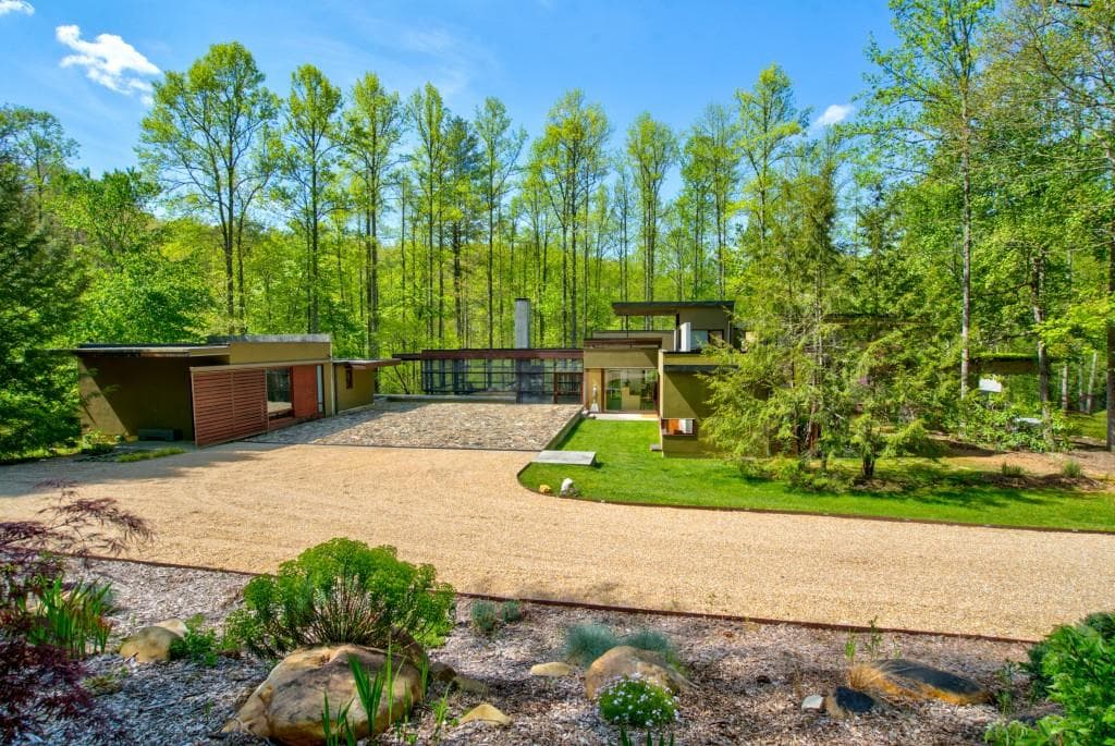 10 Barkers Creek Lane, Rabun Gap, GA 30568 — most recent listing photo