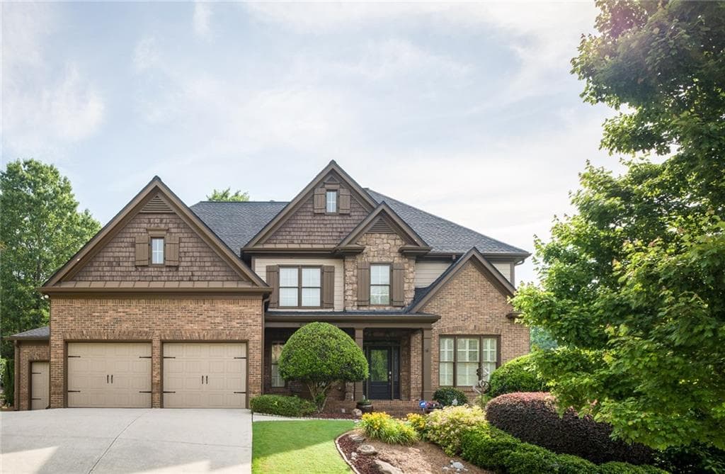 5 bedroom, 4,167 sq ft single family residence sold at 1316 Whisper Cove Drive, Buford, GA 30518