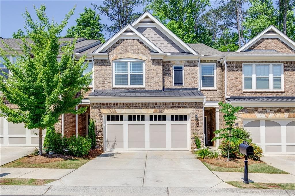 3 bedroom, 2,142 sq ft townhouse sold at 13374 Canary Lane, Alpharetta, GA 30004