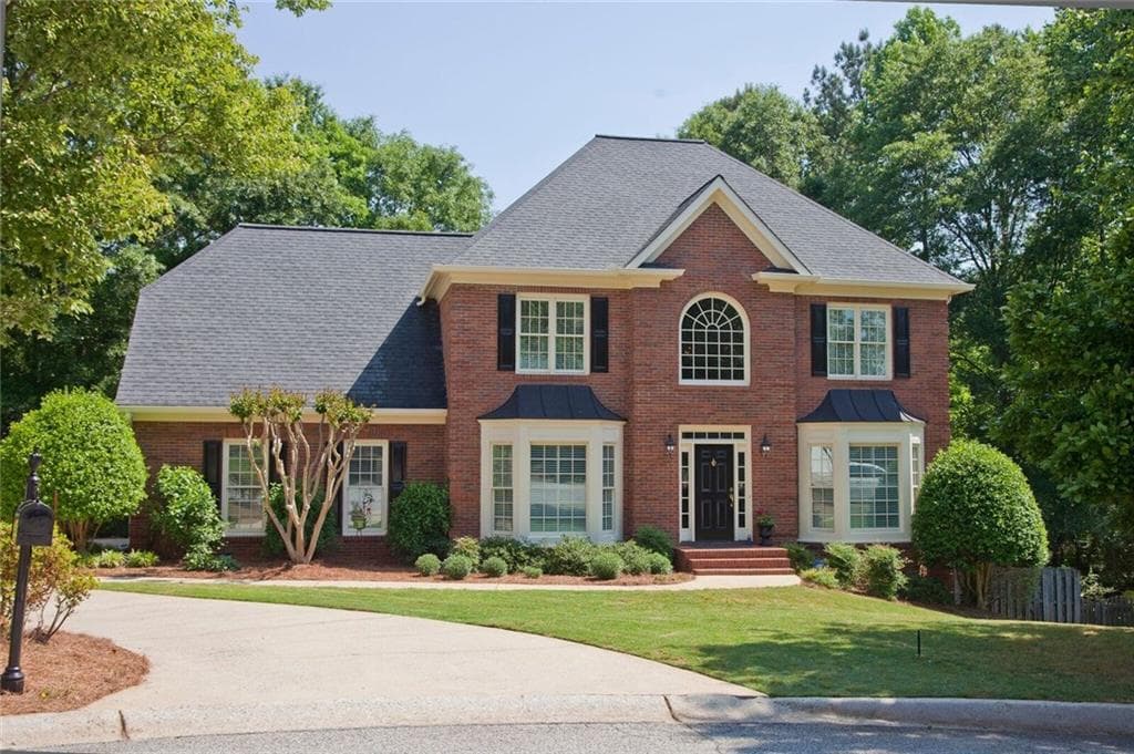 4 bedroom, 3,376 sq ft single family residence sold at 3207 Whiteoak Circle, Smyrna, GA 30082