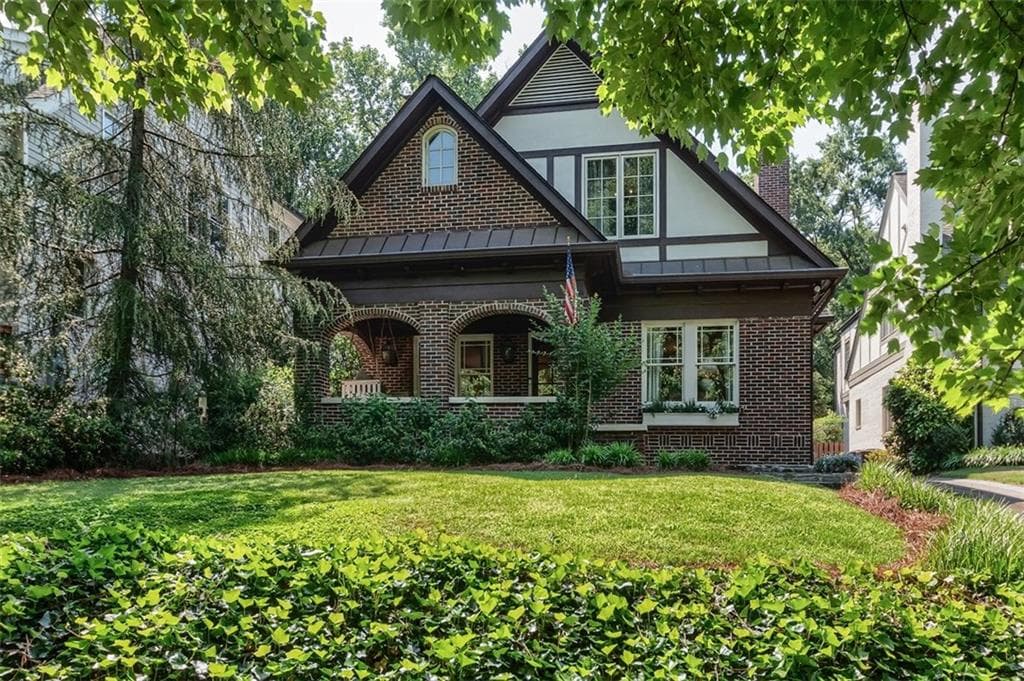 4 bedroom, 4,288 sq ft single family residence sold at 2151 Mckinley Road, Atlanta, GA 30318