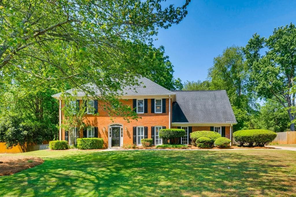 4 bedroom, 3,015 sq ft single family residence sold at 535 Saddle Creek Circle, Roswell, GA 30076