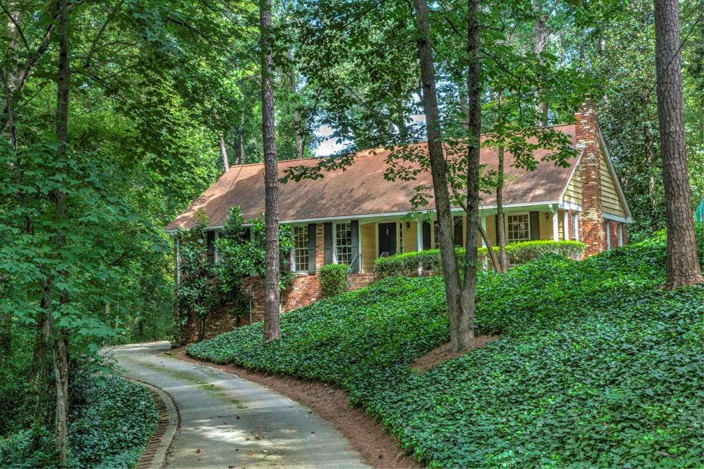 3 bedroom single family residence sold at 4540 Club Valley Drive, Atlanta, GA 30319