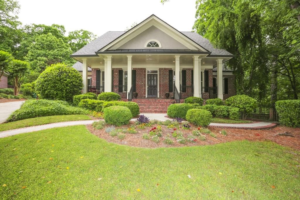 5 bedroom, 4,811 sq ft single family residence sold at 2313 Garden Park Drive, Smyrna, GA 30080