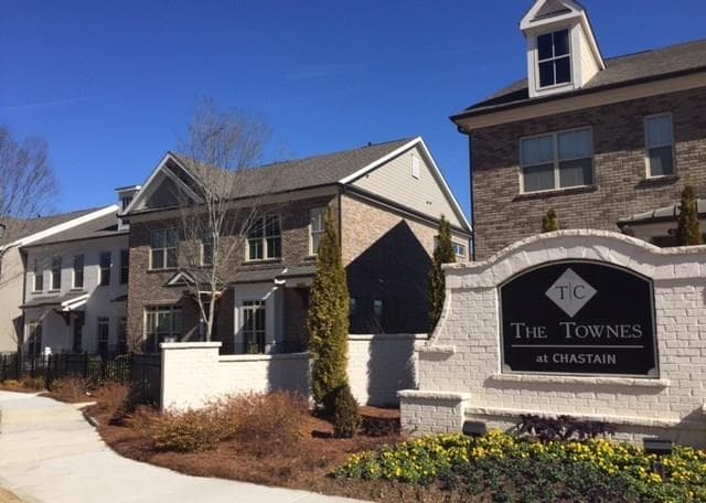 3 bedroom, 2,800 sq ft townhouse sold at 4318 Parkside Place, Atlanta, GA 30342