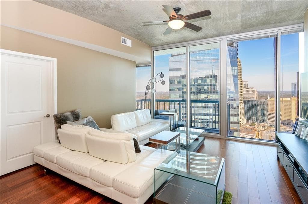 2 bedroom, 1,238 sq ft condominium sold at 3324 Peachtree Road 2705, Atlanta, GA 30326