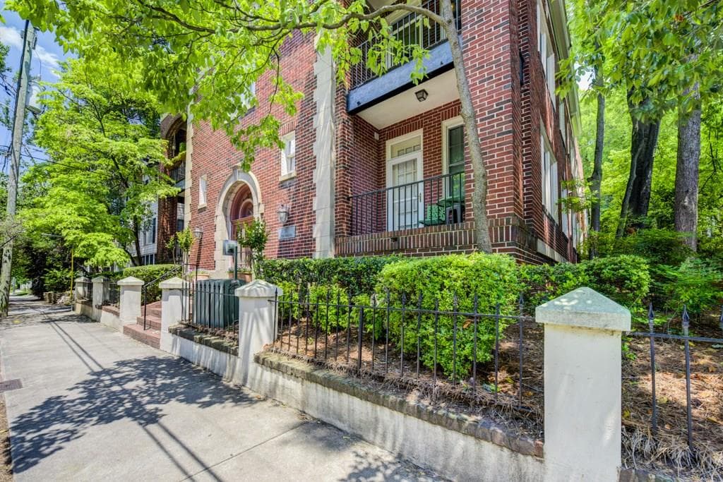 1 bedroom, 740 sq ft condominium sold at 741 Frederica Street 2, Atlanta, GA 30306