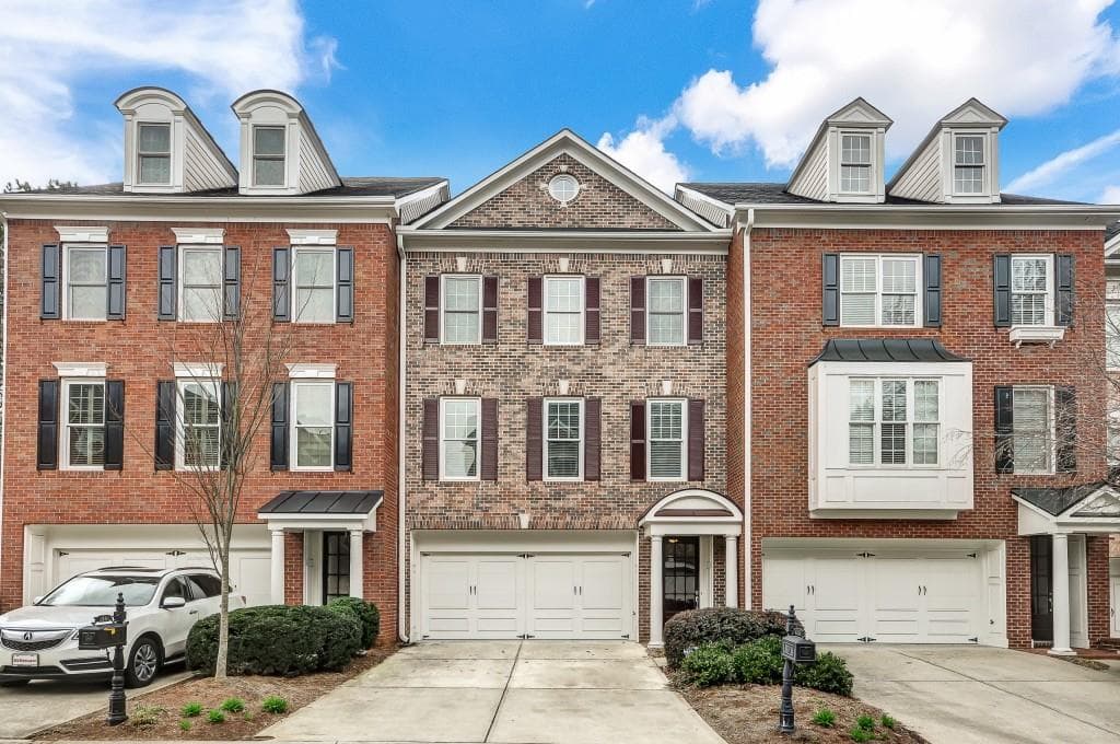 3 bedroom, 2,200 sq ft townhouse sold at 1503 Legacy Cove Lane, Roswell, GA 30075