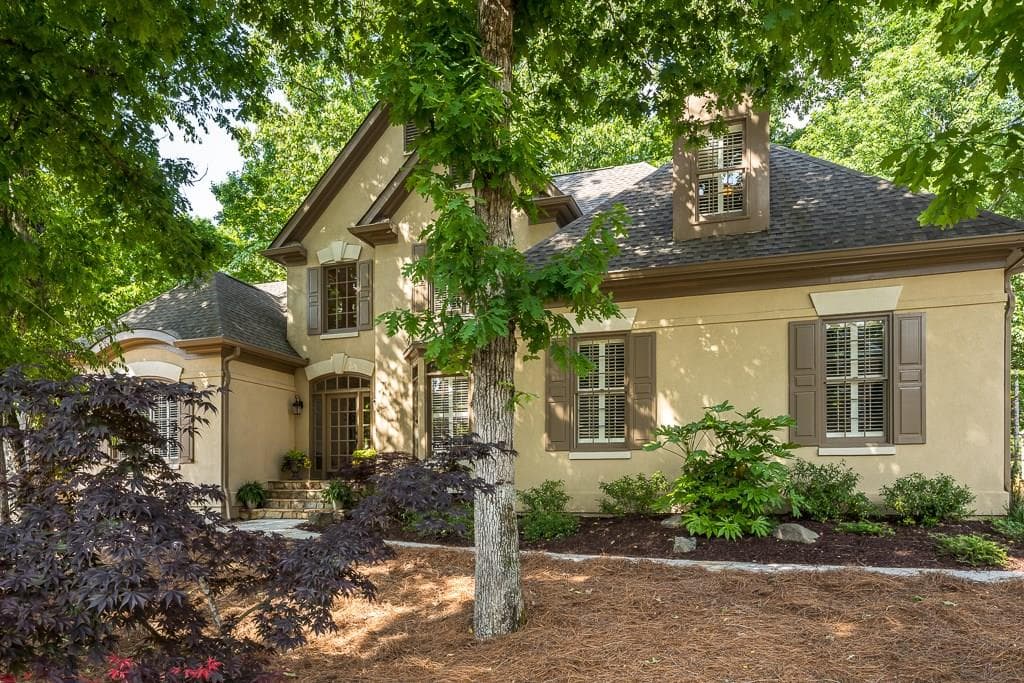 5 bedroom single family residence sold at 10300 Oxford Mill Circle, Johns Creek, GA 30022