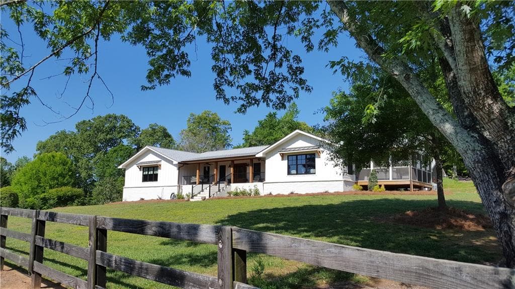 4 bedroom, 3,540 sq ft single family residence sold at 17080 Birmingham Highway, Alpharetta, GA 30004