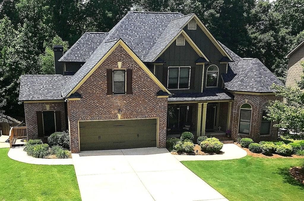 4 bedroom, 3,099 sq ft single family residence sold at 100 THORN CREEK Way, Dallas, GA 30157