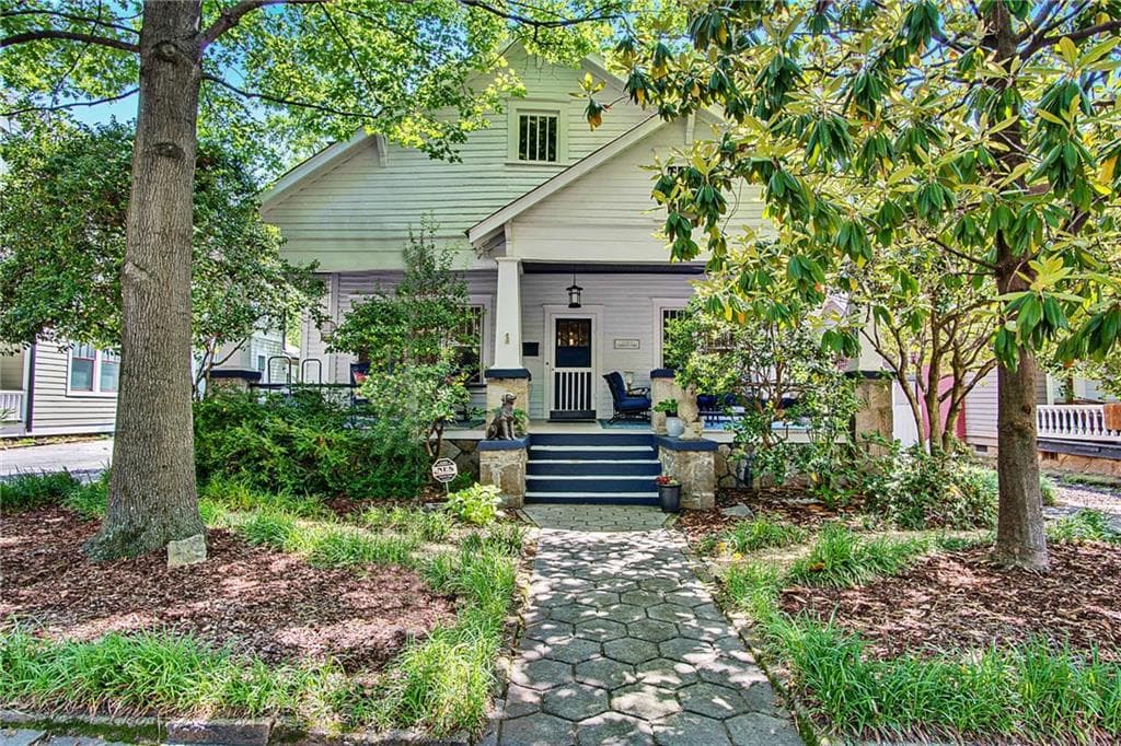 3 bedroom, 2,609 sq ft single family residence sold at 279 Elmira Place, Atlanta, GA 30307
