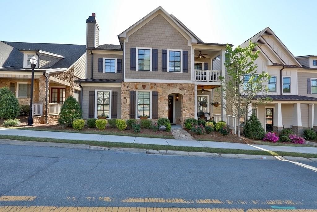 3 bedroom, 2,639 sq ft single family residence sold at 182 RED BUCKEYE Avenue, Marietta, GA 30060