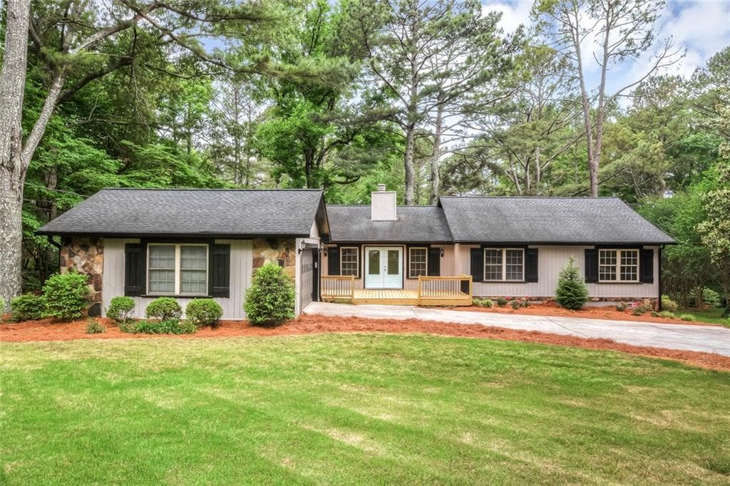 4 bedroom, 3,000 sq ft single family residence sold at 3725 Hunting Ridge Drive, Lilburn, GA 30047