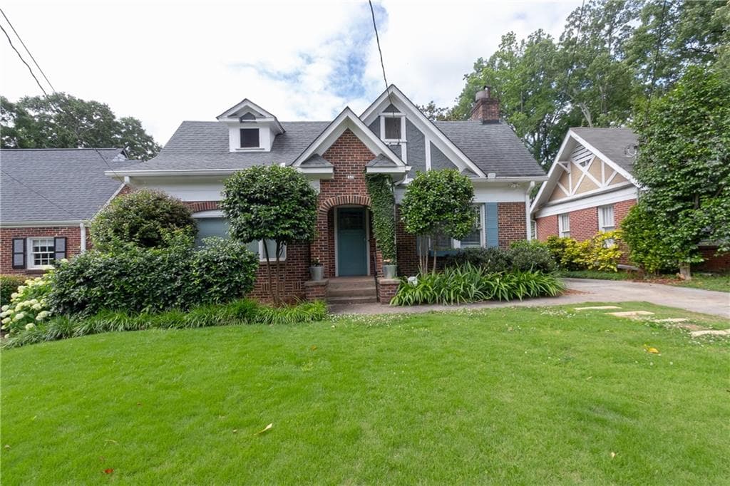 3 bedroom, 1,286 sq ft single family residence sold at 451 S Columbia Drive, Decatur, GA 30030