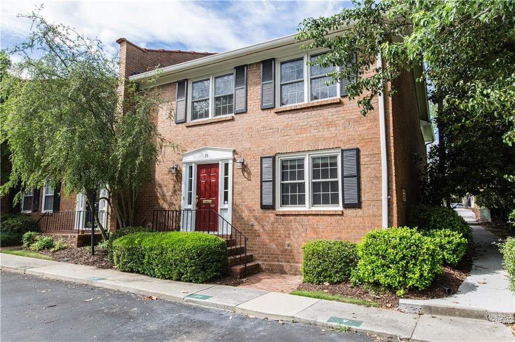 3 bedroom, 2,164 sq ft condominium sold at 4620 Wieuca Road 71, Atlanta, GA 30342