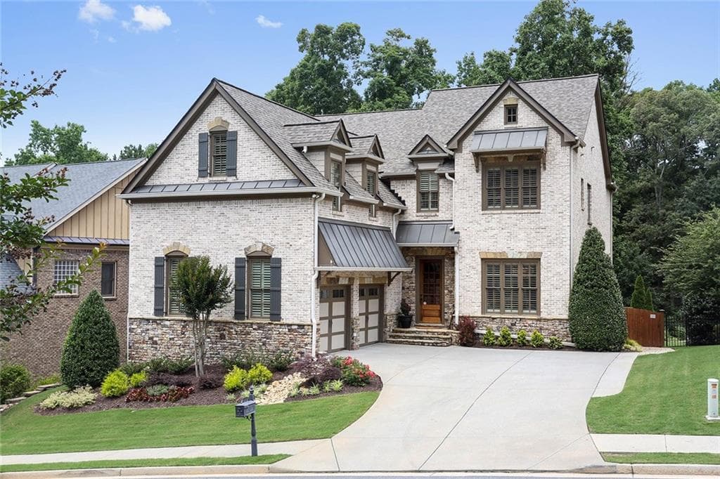 5 bedroom, 5,116 sq ft single family residence sold at 1923 Sadler Drive, Smyrna, GA 30080