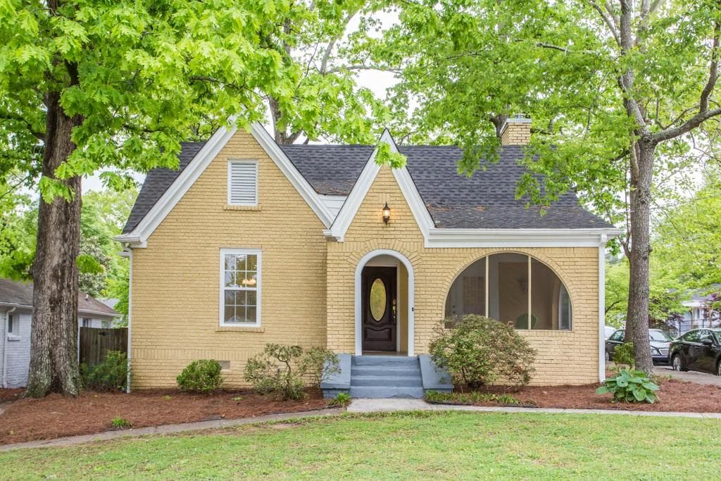 3 bedroom, 1,230 sq ft single family residence sold at 2533 Semmes Street, East Point, GA 30344