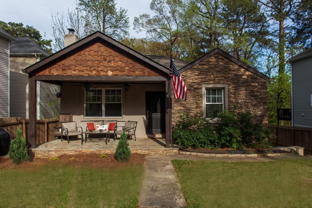 4 bedroom, 1,960 sq ft single family residence sold at 426 Ashburton Avenue, Atlanta, GA 30317