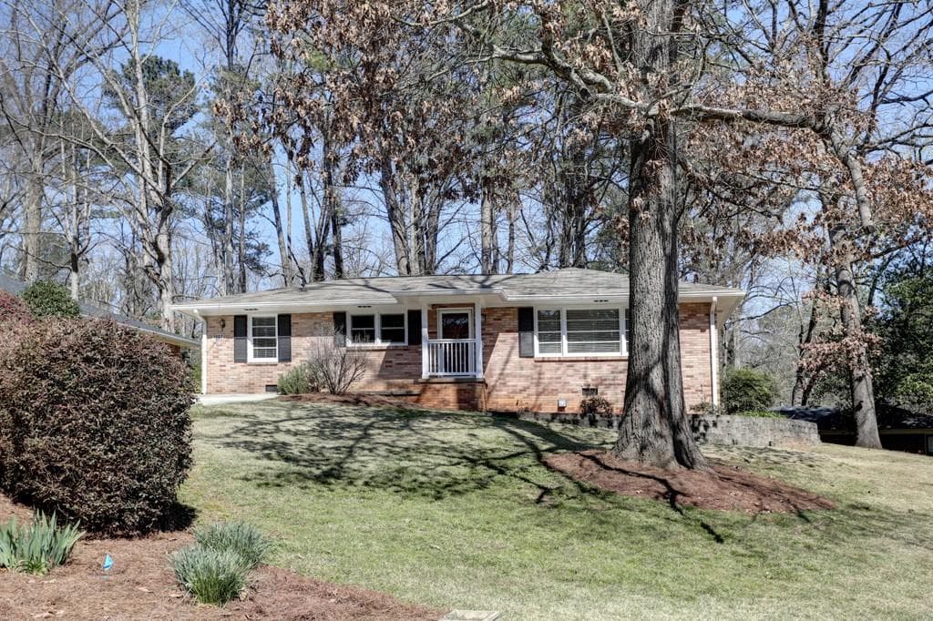 3 bedroom, 1,554 sq ft single family residence sold at 1962 Wellona Place, Atlanta, GA 30345