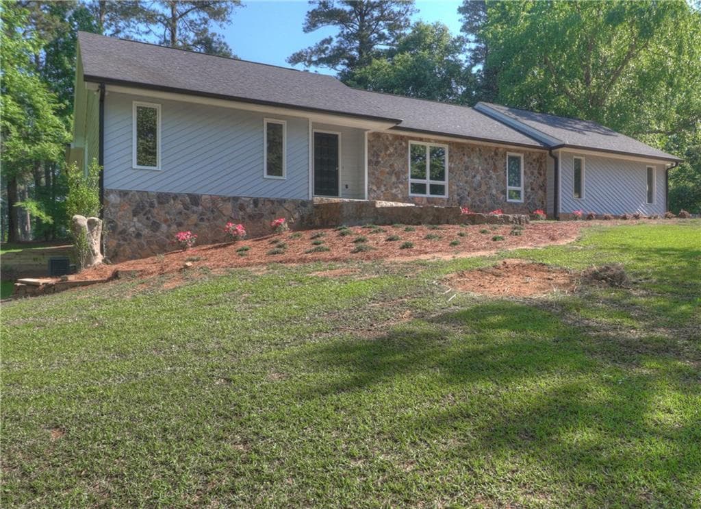 482 Club View Drive, Lawrenceville, GA 30043 — most recent listing photo