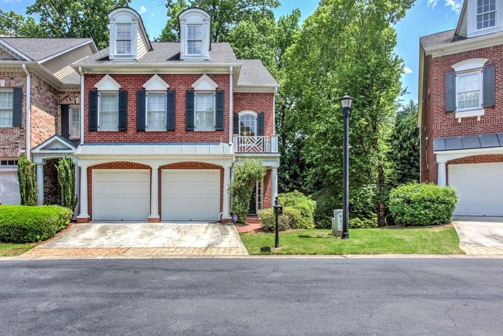 3 bedroom, 3,420 sq ft townhouse sold at 4633 Ivygate Circle, Atlanta, GA 30339