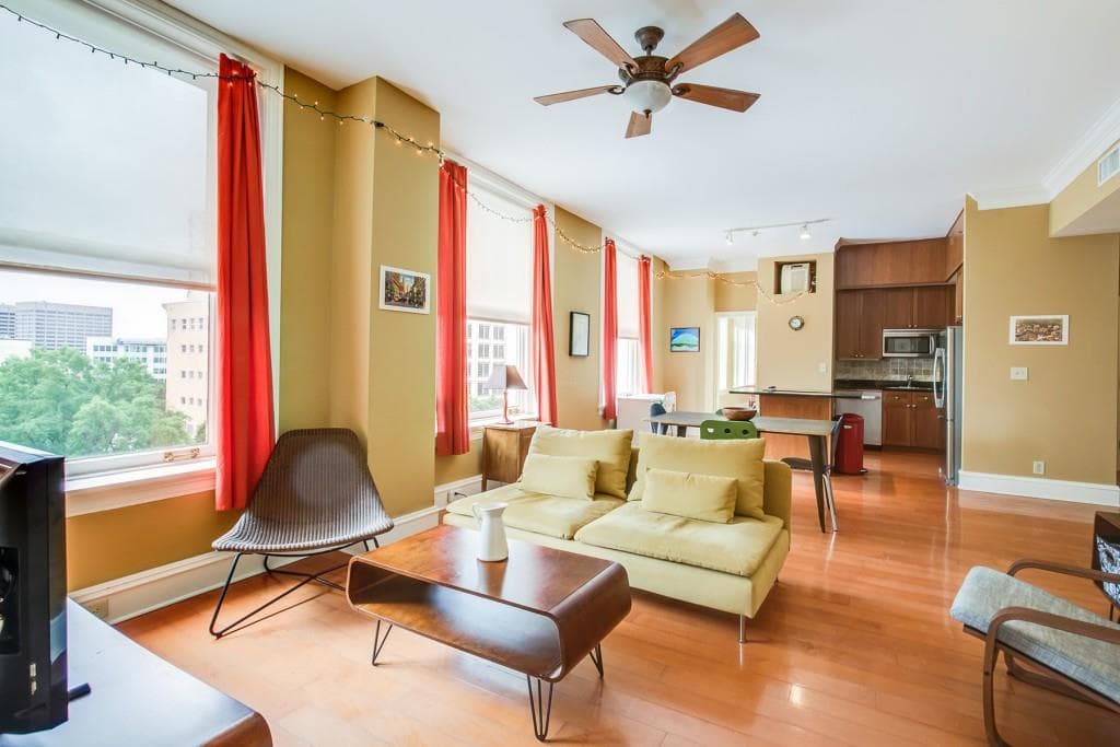2 bedroom, 1,332 sq ft condominium sold at 57 Forsyth Street 7A, Atlanta, GA 30303
